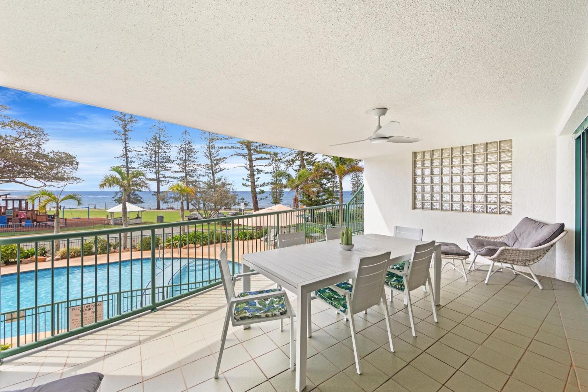 The Norfolks On Moffat Beach Caloundra Habitación foto